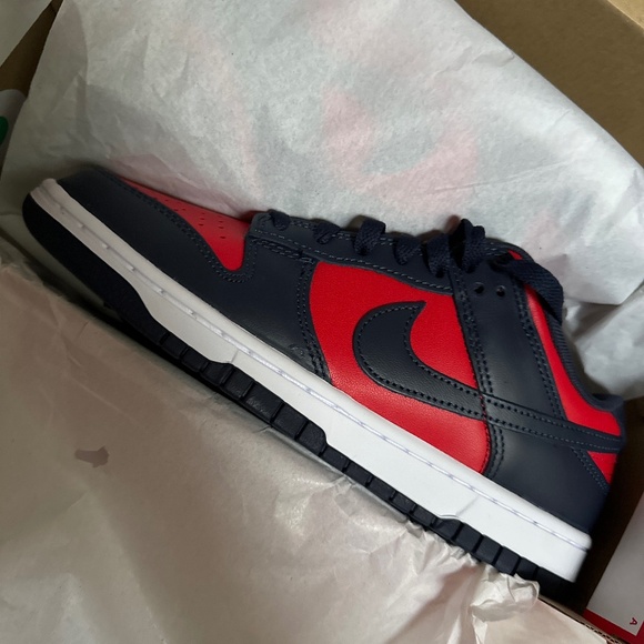 Nike Dunk - Picture 1 of 3